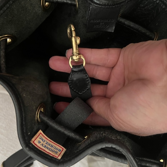 Dooney Bourke Bucket handbag and matching Wallet - Picture 5 of 15